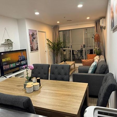 Stunning 3 Bd - 2 Bth City Apt - Pool & Carpark Оукланд Екстериор снимка