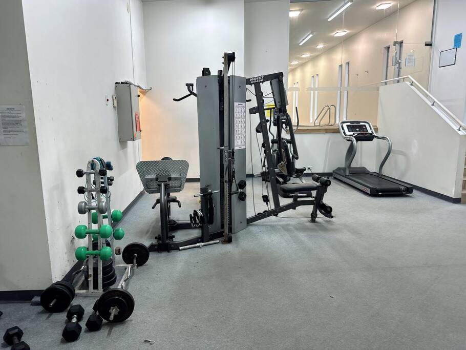 Stunning 3 Bd - 2 Bth City Apt - Pool & Carpark Оукланд Екстериор снимка