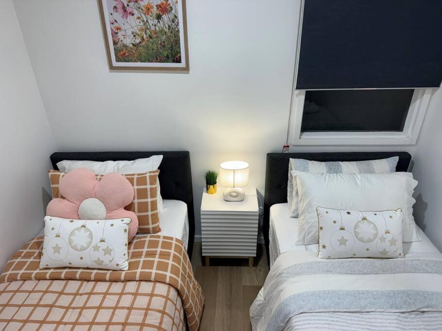 Stunning 3 Bd - 2 Bth City Apt - Pool & Carpark Оукланд Екстериор снимка