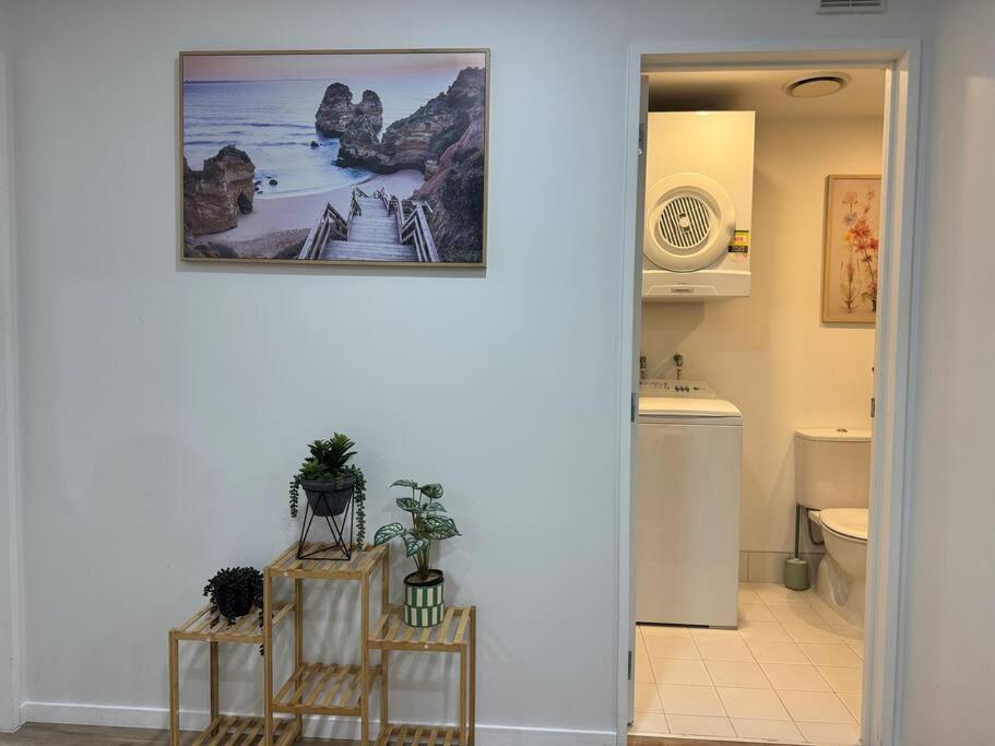 Stunning 3 Bd - 2 Bth City Apt - Pool & Carpark Оукланд Екстериор снимка