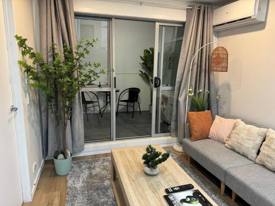 Stunning 3 Bd - 2 Bth City Apt - Pool & Carpark Оукланд Екстериор снимка