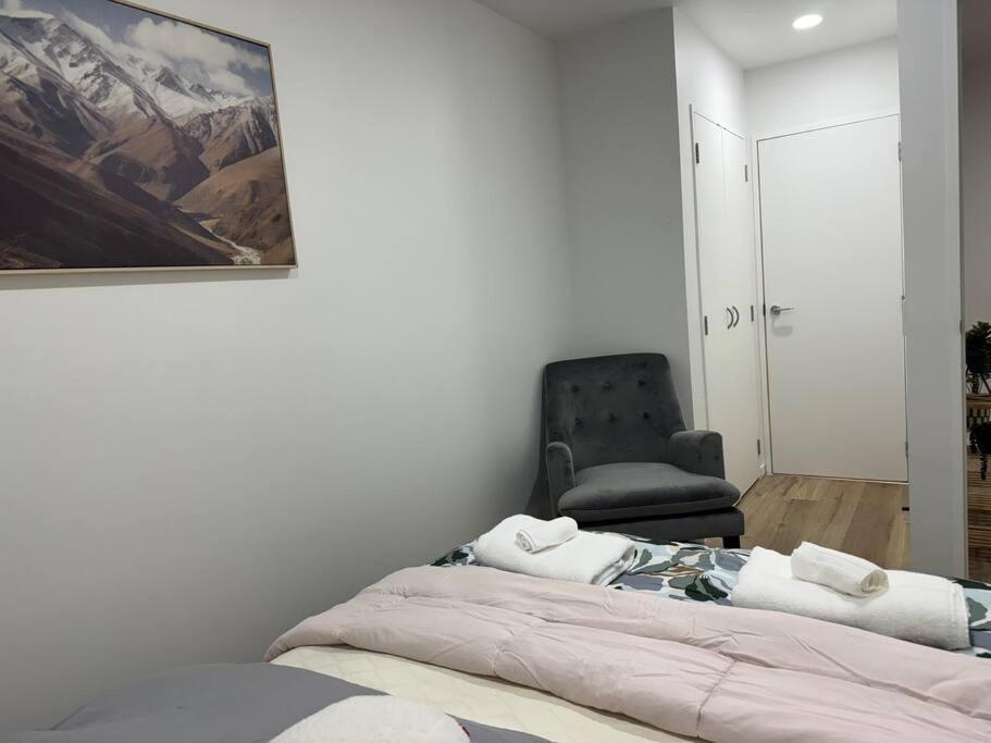 Stunning 3 Bd - 2 Bth City Apt - Pool & Carpark Оукланд Екстериор снимка